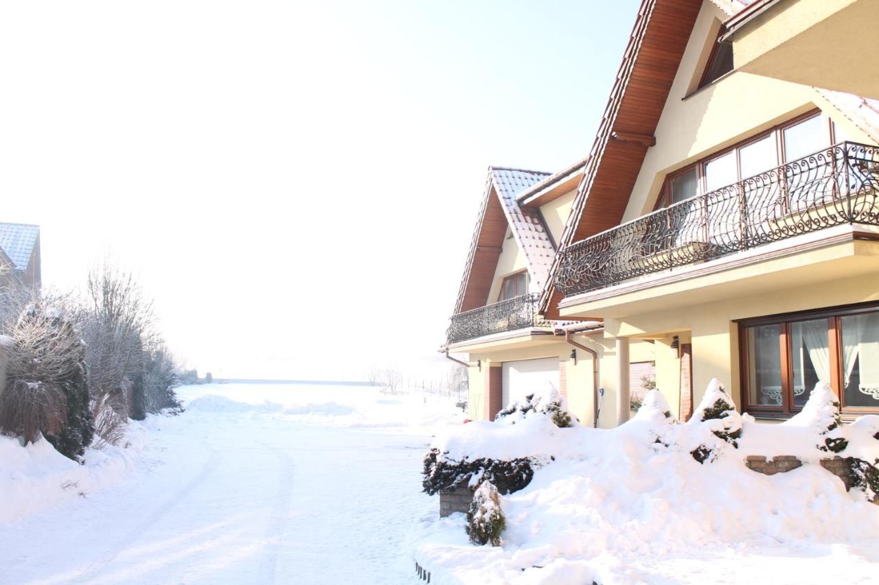OstrowskoBialy Jelen Z Basenem I Jacuzzi住宿加早餐旅馆 外观 照片